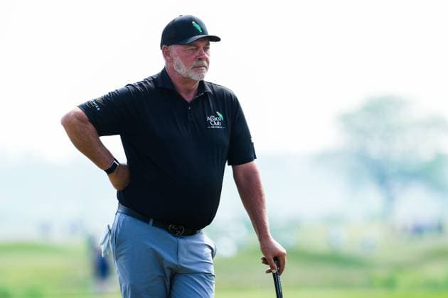 June 8, 2025, Madison, Wisconsin, USA: DARREN CLARKE of the Bahamas waits to hit a putt on the green on the first hole during the final round of the 2025 American Family Insurance Championship at TPC Wisconsin in Madison, Wis. Madison USA - ZUMAb262 20250608_znp_b262_021 Copyright: xJeffxM.xBrownx