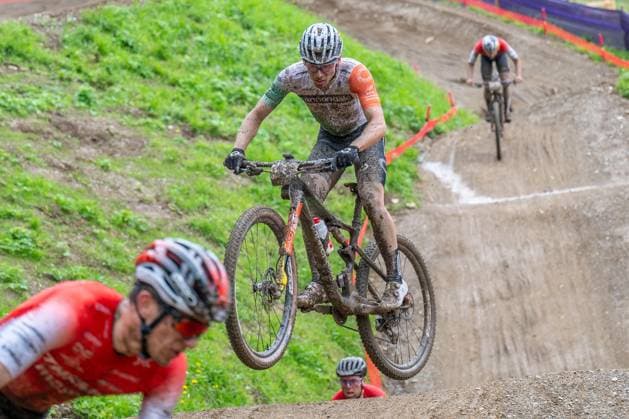 Sport Bilder des Tages MOUNTAINBIKE - UCI MTB World Series LEOGANG,AUSTRIA,08.JUN.25 - CYCLING, MOUNTAIN BIKE - UCI Mountainbike World Cup, Cross-Country Olympic. Image shows Luca Martin (FRA).  GEPAxpictures xWolfgangxKofler
