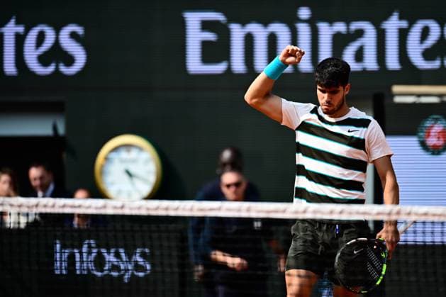 TENNIS : Roland Garros 2025 - Internationaux de France - 08 06 2025 Carlos Alcaraz ( Spain ) celebrates during the 2025 French Open at Roland Garros on Juin 08 , 2025 in Paris, France. ( Photo Dante Badano PSNewz ) - ParisFrance  Copyright: xx
