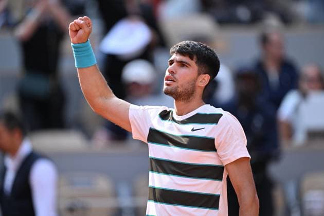 2025 Roland-Garros - Men s Single Final PARIS, FRANCE - JUNE 8: Carlos Alcaraz of Spain competes against Jannik Sinner (not seen) of Italy during the Men s Single Final match on the day 15 of French Open tennis tournament on Court Philippe-Chatrier at the Roland-Garros Complex in Paris, France on June 8, 2025. Mustafa Yalcin Anadolu Paris France. Editorial use only. Please get in touch for any other usage.  Copyright: x2025xAnadoluxMustafaxYalcinx