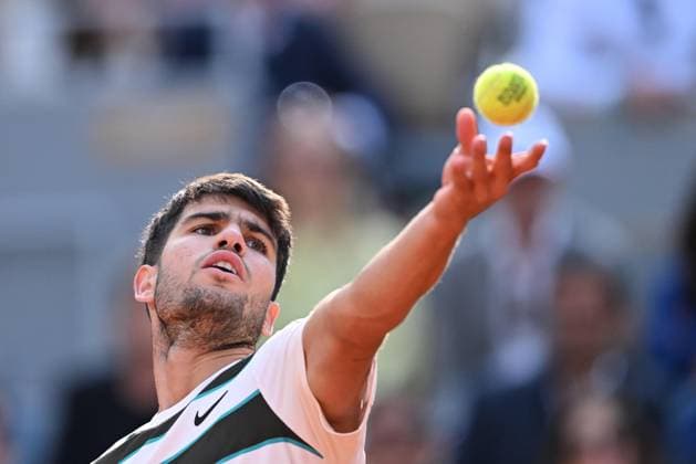 2025 Roland-Garros - Men s Single Final PARIS, FRANCE - JUNE 8: Carlos Alcaraz of Spain competes against Jannik Sinner (not seen) of Italy during the Men s Single Final match on the day 15 of French Open tennis tournament on Court Philippe-Chatrier at the Roland-Garros Complex in Paris, France on June 8, 2025. Mustafa Yalcin Anadolu Paris France. Editorial use only. Please get in touch for any other usage.  Copyright: x2025xAnadoluxMustafaxYalcinx