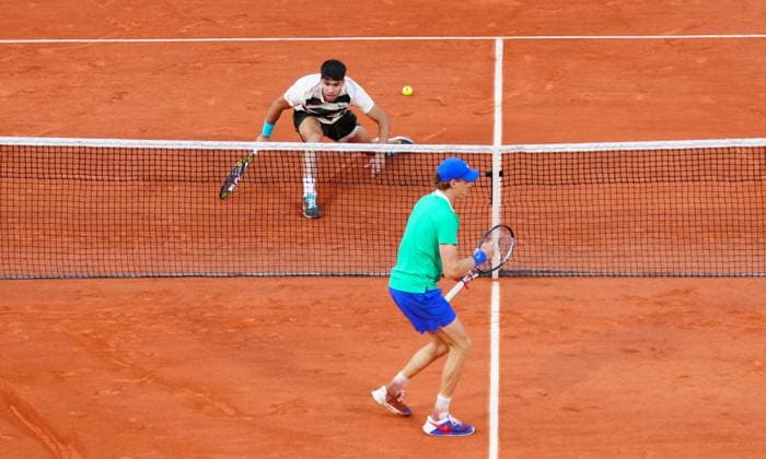Carlos Alcaraz fails to reach a drop shot from Jannik Sinner deep into the fifth set French Open Tennis, Day Fifteen, Tennis, Roland Garros, Paris, France - 08 Jun 2025 EDITORIAL USE ONLY No use with unauthorised audio, video, data, fixture lists, club league logos or live services. Online in-match use limited to 120 images, no video emulation. No use in betting, games or single club league player publications. Copyright: xJavierxGarcia Shutterstockx 15346224ao