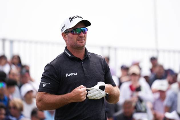 RBC Canadian Open 2025 - Final Round CALEDON, CANADA - JUNE 8 : Ryan Fox of New Zealand removes his glove after his tee shot during the final round of the RBC Canadian Open 2025 at TPC Toronto at Osprey Valley in Caledon, Ontario, Canada on June 8, 2025. Mert Alper Dervis Anadolu Ontario Canada. Editorial use only. Please get in touch for any other usage.  Copyright: x2025xAnadoluxMertxAlperxDervisx