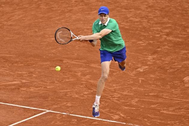 2025 Roland-Garros - Men s Single Final PARIS, FRANCE - JUNE 8: Jannik Sinner of Italy plays against Carlos Alcaraz (not seen) of Spain during the Men s Single Final match on the day 15 of French Open tennis tournament on Court Philippe-Chatrier at the Roland-Garros Complex in Paris, France on June 8, 2025. Burak Akbulut Anadolu Paris France. Editorial use only. Please get in touch for any other usage.  Copyright: x2025xAnadoluxBurakxAkbulutx