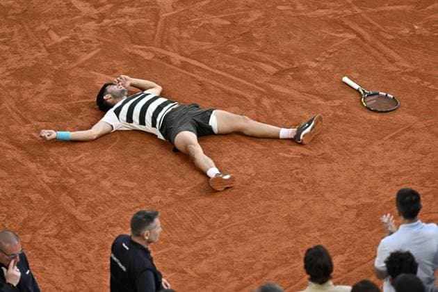 2025 Roland-Garros - Men s Single Final PARIS, FRANCE - JUNE 08: Carlos Alcaraz of Spain celebrates after winning his men s singles final match against Italy s Jannik Sinner (not seen) on day 15 of the French Open tennis tournament on Court Philippe-Chatrier at the Roland-Garros Complex in Paris on June 8, 2025. Burak Akbulut Anadolu Paris France. Editorial use only. Please get in touch for any other usage.  Copyright: x2025xAnadoluxBurakxAkbulutx