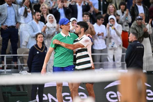 2025 Roland-Garros - Men s Single Final PARIS, FRANCE - JUNE 8: Carlos Alcaraz of Spain wins the Men s Single Final match against Jannik Sinner of Italy on the day 15 of French Open tennis tournament on Court Philippe-Chatrier at the Roland-Garros Complex in Paris, France on June 8, 2025. Mustafa Yalcin Anadolu Paris France. Editorial use only. Please get in touch for any other usage.  Copyright: x2025xAnadoluxMustafaxYalcinx