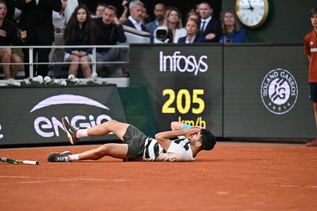 2025 Roland-Garros - Men s Single Final PARIS, FRANCE - JUNE 8: Carlos Alcaraz of Spain wins the Men s Single Final match against Jannik Sinner of Italy on the day 15 of French Open tennis tournament on Court Philippe-Chatrier at the Roland-Garros Complex in Paris, France on June 8, 2025. Mustafa Yalcin Anadolu Paris France. Editorial use only. Please get in touch for any other usage.  Copyright: x2025xAnadoluxMustafaxYalcinx