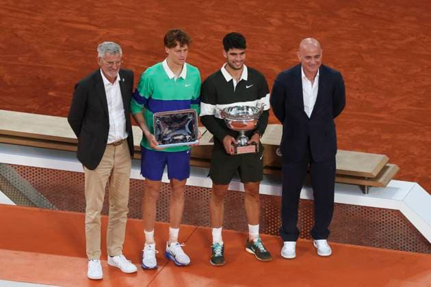 TENNIS : Roland Garros 2025 - Internationaux de France - 08 06 2025 Jannik Sinner (ITA) Vs Carlos Alcaraz (ESP) - Andre Agassi ParisFrance  Copyright: xMichtofx