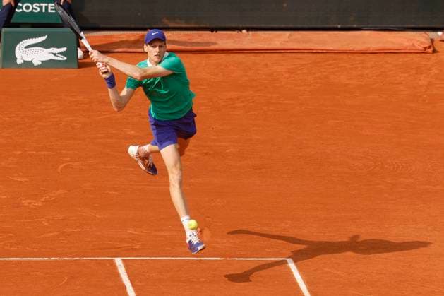 June 8, 2025, Paris, Paris, France: Jannik Sinner (ITA) in action during the tennis Grand Slam of Roland Garros 2025 menÃ¢â‚¬â ¢s final match between Jannik Sinner (ITA) and Carlos Alcaraz (ESP) at Philippe Chatrier central court in Roland Garros Stadium - on June 08 2025.Paris - France Paris France - ZUMAb253 20250608_zsp_b253_088 Copyright: xLoicxBaratouxx