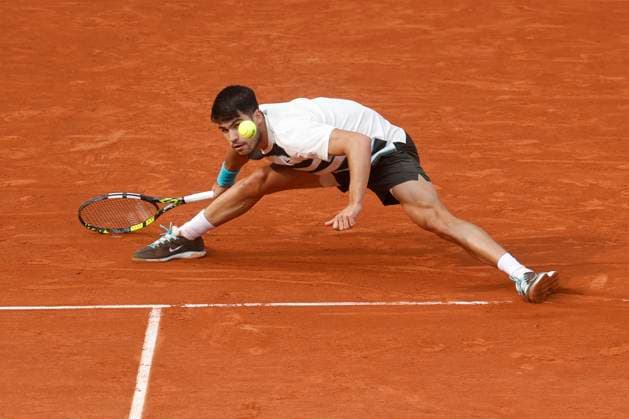June 8, 2025, Paris, Paris, France: Carlos Alcaraz (ESP) in action during the tennis Grand Slam of Roland Garros 2025 menÃ¢â‚¬â ¢s final match between Jannik Sinner (ITA) and Carlos Alcaraz (ESP) at Philippe Chatrier central court in Roland Garros Stadium - on June 08 2025.Paris - France Paris France - ZUMAb253 20250608_zsp_b253_089 Copyright: xLoicxBaratouxx