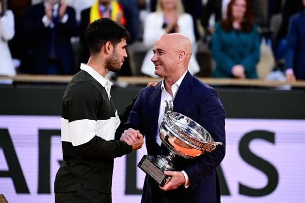 TENNIS : Roland Garros 2025 - Internationaux de France - 08 06 2025 Andre Agassi ( coach ) and Carlos Alcaraz ( Spain ) during the 2025 French Open at Roland Garros on Juin 08 , 2025 in Paris, France. ( Photo Dante Badano PSNewz ) - ParisFrance  Copyright: xx
