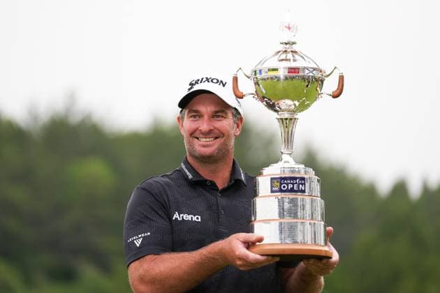 Sport Themen der Woche KW23 Sport Bilder des Tages RBC Canadian Open 2025 - Final Round CALEDON, CANADA - JUNE 8 : Ryan Fox of New Zealand poses for a photo with the Canadian Open trophy after winning on fourth playoff hole during the final round of the RBC Canadian Open 2025 at TPC Toronto at Osprey Valley in Caledon, Ontario, Canada on June 8, 2025. Mert Alper Dervis Anadolu Ontario Canada. Editorial use only. Please get in touch for any other usage.  Copyright: x2025xAnadoluxMertxAlperxDervisx