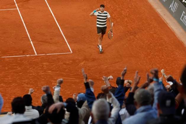 June 8, 2025, Paris, Paris, France: Carlos Alcaraz (ESP) in action during the tennis Grand Slam of Roland Garros 2025 menÃ¢â‚¬â ¢s final match between Jannik Sinner (ITA) and Carlos Alcaraz (ESP) at Philippe Chatrier central court in Roland Garros Stadium - on June 08 2025.Paris - France Paris France - ZUMAb253 20250608_zsp_b253_140 Copyright: xLoicxBaratouxx