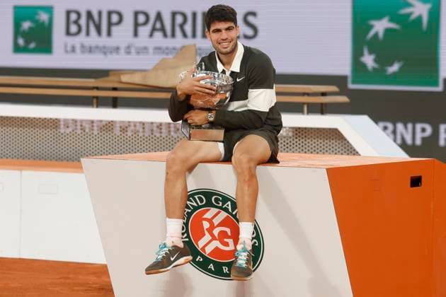 June 8, 2025, Paris, Paris, France: Carlos Alcaraz (ESP) during the trophy ceremony of the tennis Grand Slam of Roland Garros 2025 menÃ¢â‚¬â ¢s final match between Jannik Sinner (ITA) and Carlos Alcaraz (ESP) at Philippe Chatrier central court in Roland Garros Stadium - on June 08 2025.Paris - France Paris France - ZUMAb253 20250608_zsp_b253_182 Copyright: xLoicxBaratouxx