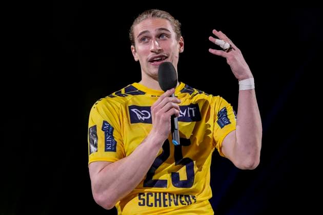 Bilder des Jahres 2025, Sport 06 Juni Sport Themen der Woche KW23 Sport Bilder des Tages Juri Knorr (RNL, 10), bei seiner Verabschiedung, Abschied vom Verein, Einzelbild, Einzelfoto, Aktion, Action, 08.06.2025, Mannheim (Deutschland), Handball, Bundesliga, Rhein-Neckar Löwen - Füchse Berlin *** Juri Knorr RNL, 10 , at his farewell, farewell from club, single picture, single photo, action, action, 08 06 2025, Mannheim Germany , Handball, Bundesliga, Rhein Neckar Löwen Füchse Berlin xozx