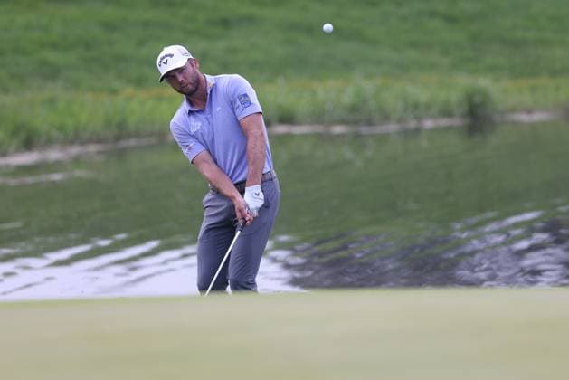 PGA, Golf Herren 2025: RBC Canadian Open, Final Round Jun 08 June 08, 2025: Sam Burns chips in the playoff for the championship against Ryan Fox during the final round of the RBC Canadian Open held at TPC Toronto at Osprey Valley in Caledon, Ontario, Canada. Daniel Lea CSM (Credit Image: Â Daniel Lea Cal Media) Caledon Canada EDITORIAL USE ONLY Copyright: xx ZUMA-20250608_zma_c04_105.jpg DanielxLeax csmphotothree390996
