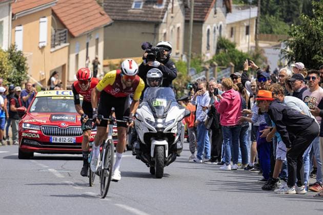 THIERRY Pierre, Arkea - B&amp;B Hotels, and OURSELIN Paul, Cofidis, during the Criterium du Dauphine, Stage 1, Domerat - Montlucon, 06 08 2025 - 195,8 km during Criterium du Dauphine 2025 - Stage 1, Street Cycling race in France, France, June 08 2025  Copyright: xStefanoxCavasino IPAxSportx xipa-agency.netx xx IPA_58814443 IPA_Agency_IPA58814443