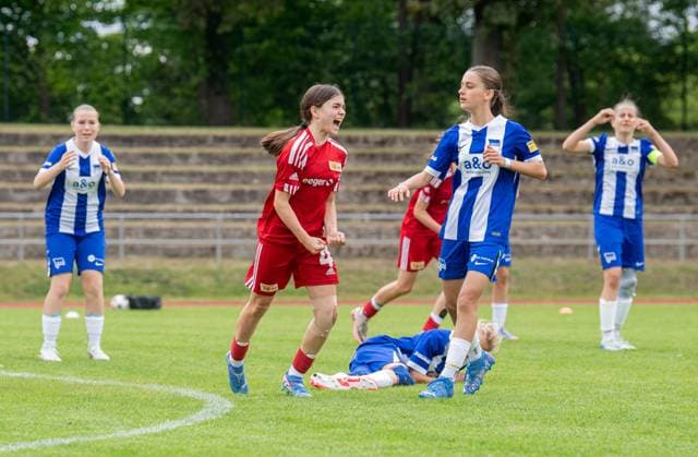 Football, seniors, 2024 2025 season, Berlin Cup final for D Juniors at Volkspark Mariendorf, Hertha BSC 1 FC Union Berlin, v l Julietta Baranovszkij Union , cheering after scoring 4 5, 09 06 2025, Copyright: xSebastianxRäppold MatthiasxKochx