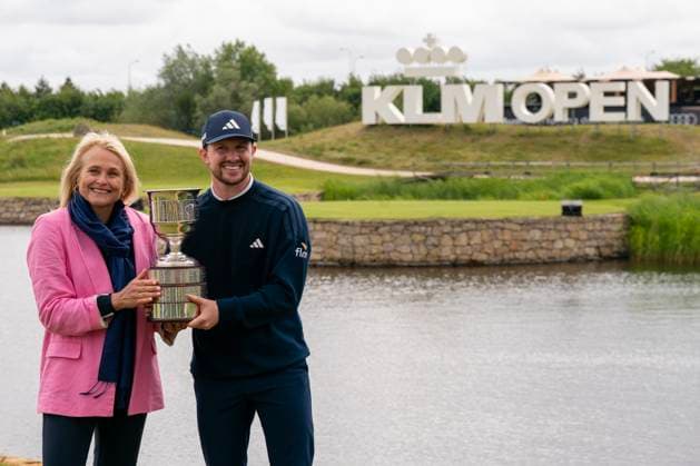 2025-06-08 KLM OPEN 2025 AMSTERDAM, THE NETHERLANDS - JUNE 8: Connor Syme of Scotland winner of the KLM Open 2025 met KLM directeur Marjan Rintel during Round 4 of the KLM Open 2025, DP World Tour at The International on June 8, 2025 in Amsterdam, The Netherlands. Amsterdam The International The Netherlands Content not available for redistribution in The Netherlands directly or indirectly through any third parties. Copyright: xHenkxSeppenx