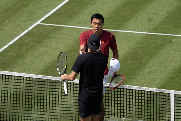 Handshake after the match Brandon Nakashima wins in three sets, Jacob Fearnley vs Brandon Nakashima, Tennis, ATP Tournament, Boss Open, Center Court, Sixteenth Final, 09 06 2025, Jacob Fearnley vs Brandon Nakashima, Tennis, ATP Tournament, Boss Open, Center Court, Sixteenth Final, 09 06 2025, Stuttgart Copyright: xEibner-Pressefoto EdwardxCheungx EP_ECG