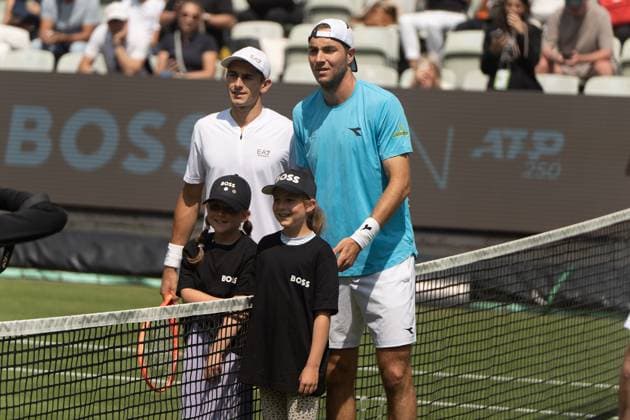 Presentation of the two players, Matteo Arnaldi vs Jan Lennard Struff, Tennis, ATP Tournament, Boss Open, Center Court, Sixteenth Final, 09 06 2025, Matteo Arnaldi vs Jan Lennard Struff, Tennis, ATP Tournament, Boss Open, Center Court, Sixteenth Final, 09 06 2025, Stuttgart Copyright: xEibner-Pressefoto EdwardxCheungx EP_ECG