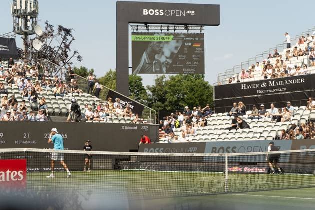 A screen shows data about Jan Lennard Struff during his performance, Matteo Arnaldi vs Jan Lennard Struff, Tennis, ATP Tournament, Boss Open, Center Court, Sixteenth Final, 09 06 2025, Matteo Arnaldi vs Jan Lennard Struff, Tennis, ATP Tournament, Boss Open, Center Court, Sixteenth Final, 09 06 2025, Stuttgart Copyright: xEibner-Pressefoto EdwardxCheungx EP_ECG