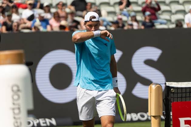 Jan Lennard Struff changing sides, Matteo Arnaldi vs Jan Lennard Struff, Tennis, ATP Tournament, Boss Open, Center Court, Sixteenth Final, 09 06 2025, Matteo Arnaldi vs Jan Lennard Struff, Tennis, ATP Tournament, Boss Open, Center Court, Sixteenth Final, 09 06 2025, Stuttgart Copyright: xEibner-Pressefoto EdwardxCheungx EP_ECG