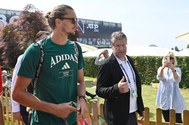 Arrival Alexander Zverev GER comes to the grounds of the TC Weissenhof with press officer Karlheinz Wieder Tennis Men BOSS Open ATP 500 Stuttgart 2025 Weissenhof BOSS Open ATP 500 Stuttgart 2025