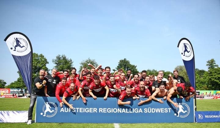 Sport Themen der Woche KW24 Sport Bilder des Tages 09.06.2025, xmohx, Fussball Regionalliga Relegation, TSG Balingen - Türk Gücü Friedberg v.l. Aufstiegsbild TSG Balingen in die Regionalliga Südwest (DFL DFB REGULATIONS PROHIBIT ANY USE OF PHOTOGRAPHS as IMAGE SEQUENCES and or QUASI-VIDEO) Balingen *** 09 06 2025, xmohx, Fussball Regionalliga Relegation, TSG Balingen Türk Gücü Friedberg v l Promotion picture TSG Balingen into the Regionalliga Südwest DFL DFB REGULATIONS PROHIBIT ANY USE OF PHOTOGRAPHS as IMAGE SEQUENCES and or QUASI VIDEO Balingen