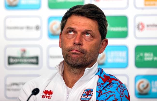 Fußball, Nationalteam Luxemburg Pressekonferenz Luxembourg press conference, PK, Pressekonferenz Stade de Luxembourg 9 6 2025 Manager Luc Holtz Luc Holtz 9 6 2025  Copyright: x INPHO RyanxByrnex RB2_4764