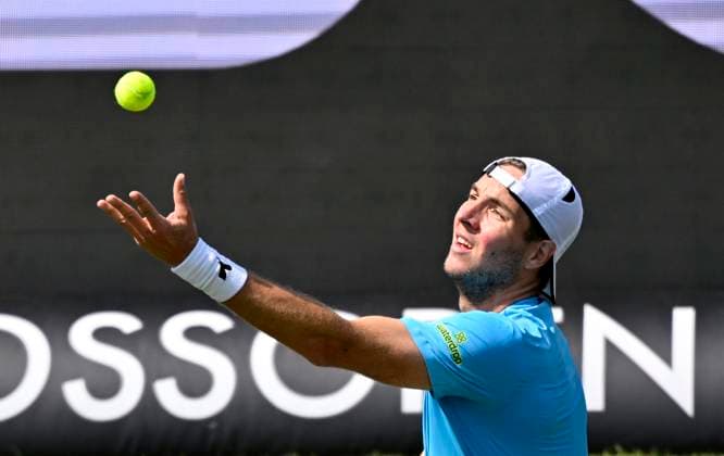 Jan Lennard Struff GER Action Serve Tennis Men BOSS Open ATP 500 Stuttgart 2025 Weissenhof BOSS Open ATP 500 Stuttgart 2025