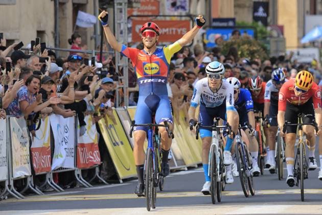 Sport Bilder des Tages MILAN Jonathan, Lidl - Trek, winner stage, during the Criterium du Dauphine, Premilhat, Issoire - 06 09 2025 - Stage 2 - 204,6 km during Criterium du Dauphine 2025 - Stage 2, Street Cycling race in France, France, June 09 2025  Copyright: xStefanoxCavasino IPAxSportx xipa-agency.netx xx IPA_58831667 IPA_Agency_IPA58831667