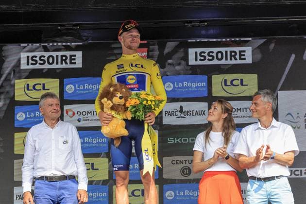 MILAN Jonathan, Lidl - Trek, Jellow Jersey, during the Criterium du Dauphine, Premilhat, Issoire - 06 09 2025 - Stage 2 - 204,6 km during Criterium du Dauphine 2025 - Stage 2, Street Cycling race in France, France, June 09 2025  Copyright: xStefanoxCavasino IPAxSportx xipa-agency.netx xx IPA_58833293 IPA_Agency_IPA58833293