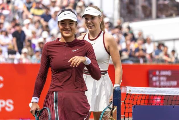 Tennis - 2025 WTA, Tennis Damen HSBC Championships - Round One - F.H. Wu & X.Y. Jiang. vs E. Raducanu & K. Boulter - The Queens Club - Monday 9th June 2025 A relaxed and smiling Emma Raducanu (GBR) exit the court Colorsport Daniel Bearham  csp_ten_quW_db_09062025_