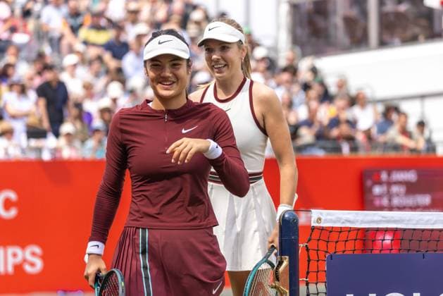 Tennis - 2025 WTA, Tennis Damen HSBC Championships - Round One - F.H. Wu & X.Y. Jiang. vs E. Raducanu & K. Boulter - The Queens Club - Monday 9th June 2025 A relaxed and smiling Emma Raducanu (GBR) exit the court Colorsport Daniel Bearham  csp_ten_quW_db_09062025_