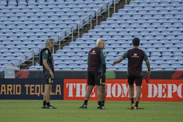 Training session of Mexico ahead of friendly against Turkiye in 2026 World Cup Qualifier preparations NORTH CAROLINA, UNITED STATES - JUNE 9: Players of Mexico National football team attend training session at Kenan Stadium in North Carolina ahead of a friendly football match against Turkiye, as part of preparations for the 2026 FIFA World Cup, WM, Weltmeisterschaft, Fussball qualifiers, in Chapel Hill, United States on June 9, 2025. Celal Gunes Anadolu North Carolina United States. Editorial use only. Please get in touch for any other usage.  Copyright: x2025xAnadoluxCelalxGunesx