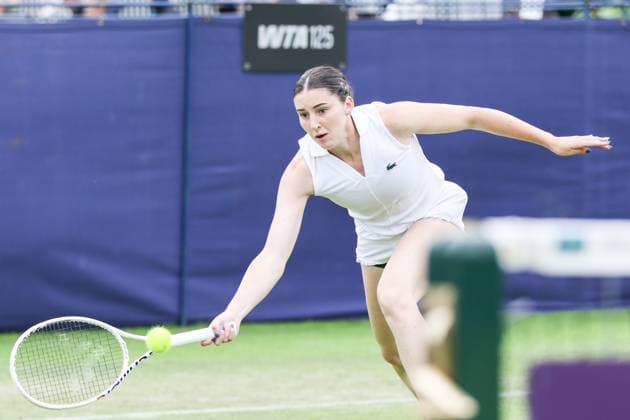Ilkley Tennis Club, England, June 9th 2025: Elsa Jacquemot during the WTA, Tennis Damen 125 Lexus Ilkley Open match with Sijia Wei at Ilkley Tennis Club in Ilkley, England on June 9th 2025. (Sean Chandler SPP) Copyright: xSeanxChandlerx xSPPx spp-en-SeChSp-WTA 125 Lexus Ilkley Open - Sijia Wei v Elsa Jacquemot - Ilkley Tennis Club-82F5A4181