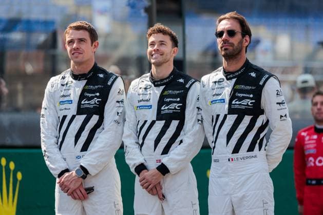 24 HEURES DU MANS 2025 - TUESDAY 93 DI RESTA Paul (gbr), JENSEN Mikkel (den), VERGNE Jean-Eric (fra), Peugeot TotalEnergies, Peugeot 9X8, 93, Hypercar, portrait during the 24 Hours of Le Mans 2025, 4th round of the 2025 FIA World Endurance Championship, on June 10, 2025 on the Circuit des 24 Heures du Mans in Le Mans, France - Le MansFrance  Copyright: xGERMAINxHAZARDx