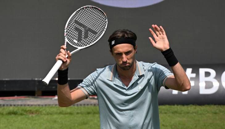 Arthur Rinderknech FRA gesture apologizes for net roll Tennis Men BOSS Open ATP 250 Stuttgart 2025 Weissenhof BOSS Open ATP 250 Stuttgart 2025