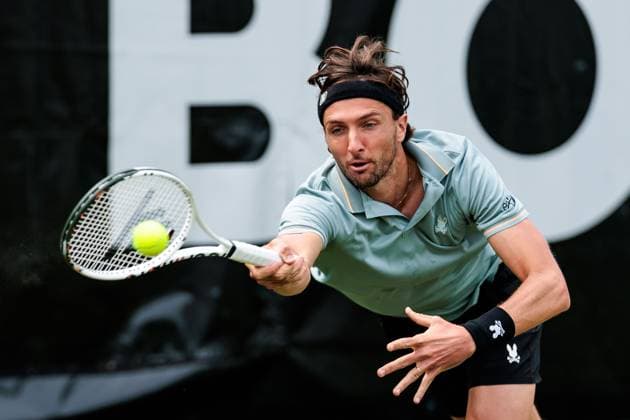 BOSS OPEN ATP250 10 06 2025 Arthur Rinderknech FRA in match against Denis Shapovalov CAN BOSS OPEN ATP250 Stuttgart, Tennisclub Weissenhof on 10 06 2025 Copyright: xBEAUTIFULxSPORTS Wunderlx