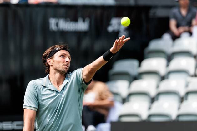 BOSS OPEN ATP250 10 06 2025 Arthur Rinderknech FRA in match against Denis Shapovalov CAN BOSS OPEN ATP250 Stuttgart, Tennisclub Weissenhof on 10 06 2025 Copyright: xBEAUTIFULxSPORTS Wunderlx