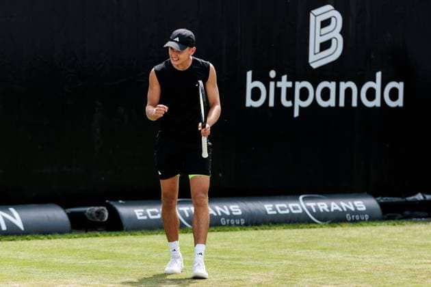 BOSS OPEN ATP250 10 06 2025 Justin Engel GER cheers in his match against James Duckworth AUS BOSS OPEN ATP250 Stuttgart, Tennisclub Weissenhof on 10 06 2025 Copyright: xBEAUTIFULxSPORTS Wunderlx