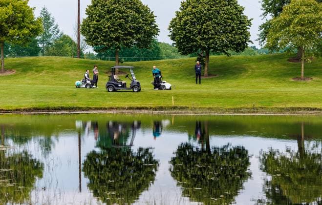 REPRO FREE *PRESS RELEASE NO REPRODUCTION FEE* EDITORIAL USE ONLY Golf Ireland ISPS Handa Irish G4D Open, Roganstown, Dublin 10 6 2025 Arun Ramalingam watches as Ian St John takes his second shot on the 10th hole Ian St John 10 6 2025  Copyright: x INPHO JamesxCrombiex JCF29806