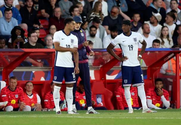 England v Senegal - International Friendly, Länderspiel, Nationalmannschaft Thomas Tuchel Head Coach of England brings on Jude Bellingham of England and Noni Madueke of England during the international friendly match between England and Senegal at City Ground on June 10, 2025 in Nottingham, England. Nottingham City Ground England United Kingdom Copyright: xNigelxFrench Sportsphoto APLx 14128274