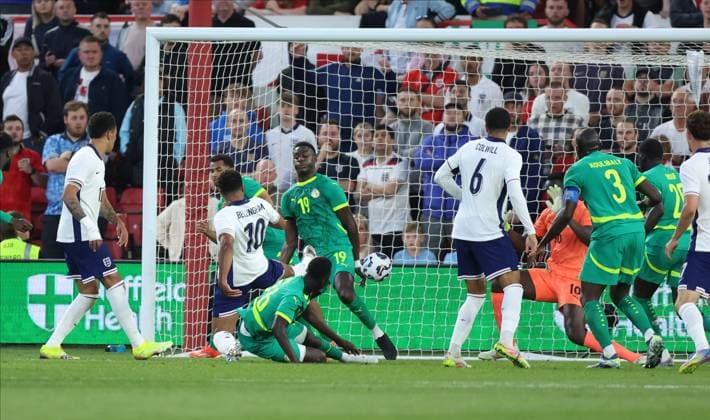 England v Senegal - International Friendly, Länderspiel, Nationalmannschaft Jude Bellingham of England scores equalizing goal wich was later dissalowed during the international friendly match between England and Senegal at City Ground on June 10, 2025 in Nottingham, England. Nottingham City Ground England United Kingdom Copyright: xNigelxFrench Sportsphoto APLx 14128279