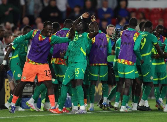 England v Senegal - International Friendly, Länderspiel, Nationalmannschaft Mory Diaw, Goalkeeper of Senegal and El Hadji Malick Diouf of Senegal celebrate after winning the international friendly match between England and Senegal at City Ground on June 10, 2025 in Nottingham, England. Nottingham City Ground England United Kingdom Copyright: xNigelxFrench Sportsphoto APLx 14128292