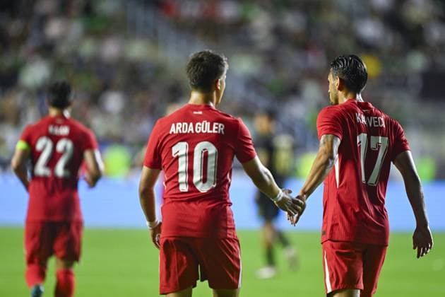 Turkiye v Mexico - Friendlies NORTH CAROLINA, UNITED STATES - JUNE 10: Irfan Can Kahveci (17) and Arda Guler (10) of Turkiye during the friendly match between Turkiye and Mexico at Kenan Memorial Stadium at Chapel Hill, North Carolina, United States on June 10, 2025. Celal Gunes Anadolu North Carolina United States. Editorial use only. Please get in touch for any other usage.  Copyright: x2025xAnadoluxCelalxGunesx