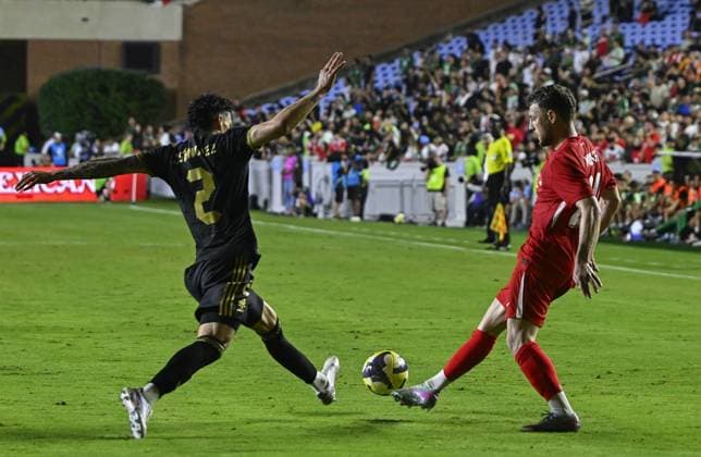 Turkiye v Mexico - friendly match NORTH CAROLINA, UNITED STATES - JUNE 10: Mustafa Eskihallac (24) of Turkiye in action against Jorge Sánchez (2) of Mexico during the friendly match between Turkiye and Mexico at Kenan Memorial Stadium at Chapel Hill, North Carolina, United States on June 10, 2025. Celal Gunes Anadolu North Carolina United States. Editorial use only. Please get in touch for any other usage.  Copyright: x2025xAnadoluxCelalxGunesx