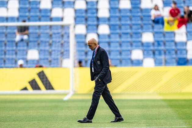 Italy V Moldova - FIFA 2026 World Cup Qualifier Luciano Spalletti, head coach of Italy, inspects the pitch before the Italy vs. Moldova FIFA 2026 World Cup Qualifier match at the Stadio Citta del Tricolore in Reggio Emilia, Italy, on June 8, 2025. Reggio Emilia Italy  Copyright: xGiacomoxCosuax originalFilename:cosua-notitle250609_npNoh.jpg