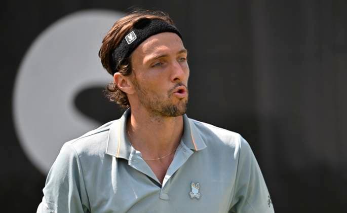 Arthur Rinderknech FRA Portrait Gesture Gesture Tennis Men BOSS Open ATP 250 Stuttgart 2025 Weissenhof BOSS Open ATP 250 Stuttgart 2025